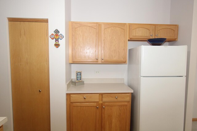 dining room featuring sink and a chandelier