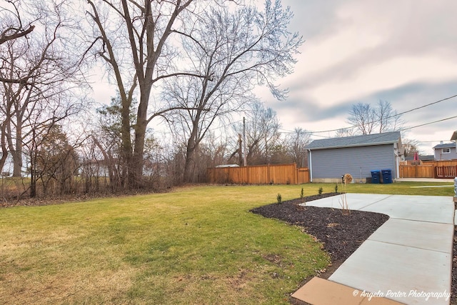 view of yard with a patio