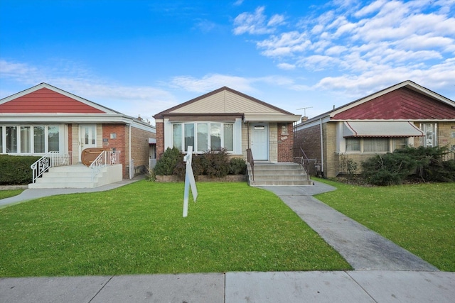 view of front of property featuring a front yard