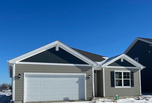 view of front facade featuring a garage