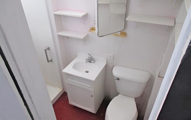 285 Fulton Pl, Canton, IL 61520 - bathroom with a shower stall and vanity