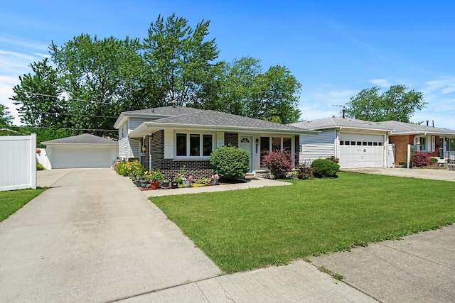 ranch-style house featuring a front yard