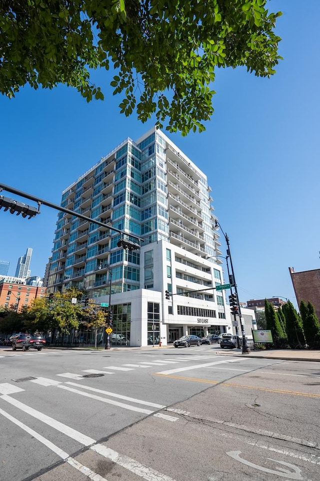 50 E 16th St Unit 305, Chicago IL, 60616, 2 bedrooms, 1 bath condo for sale