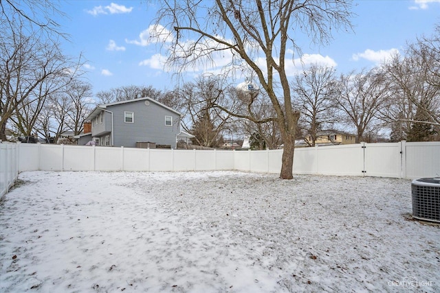 view of yard with central AC unit