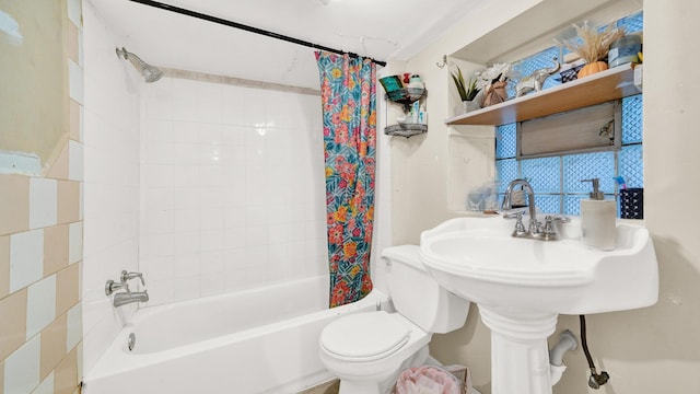 bathroom with toilet and shower / bathtub combination with curtain