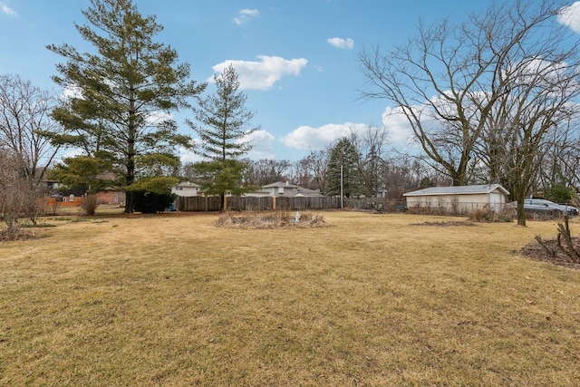 view of yard featuring fence