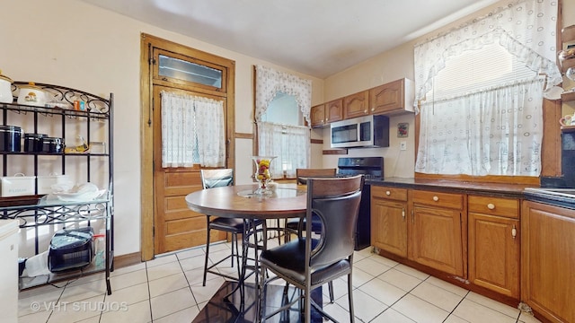 kitchen featuring light tile patterned floors