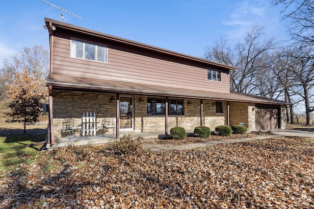 view of front of property featuring covered porch