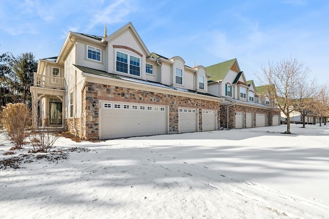 view of front of house featuring a garage