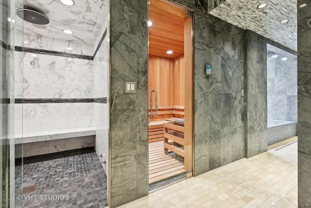 915 N Dearborn St, Chicago, IL 60610 - full bath featuring a marble finish shower and recessed lighting