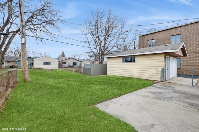 view of yard with a garage