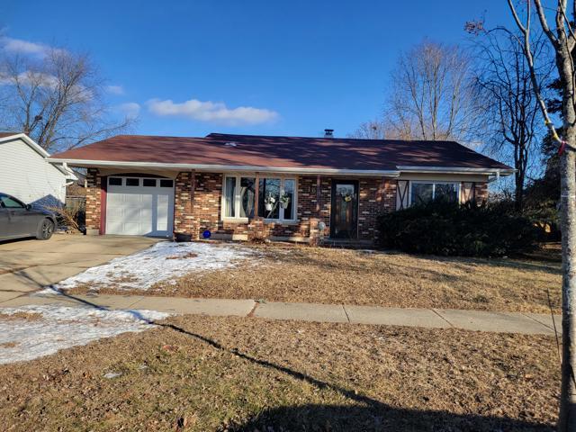 Listing photo 2 for 164 N Schmidt Rd, Bolingbrook IL 60440