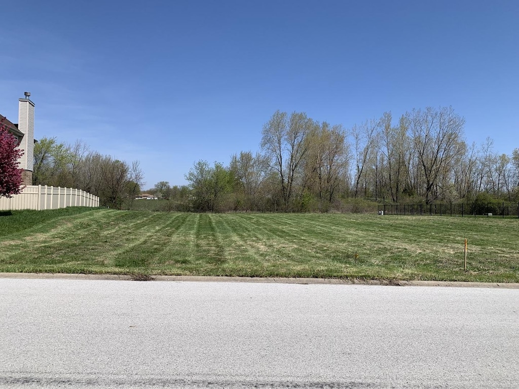 2112 Nichols Dr, Lynwood, IL 60411