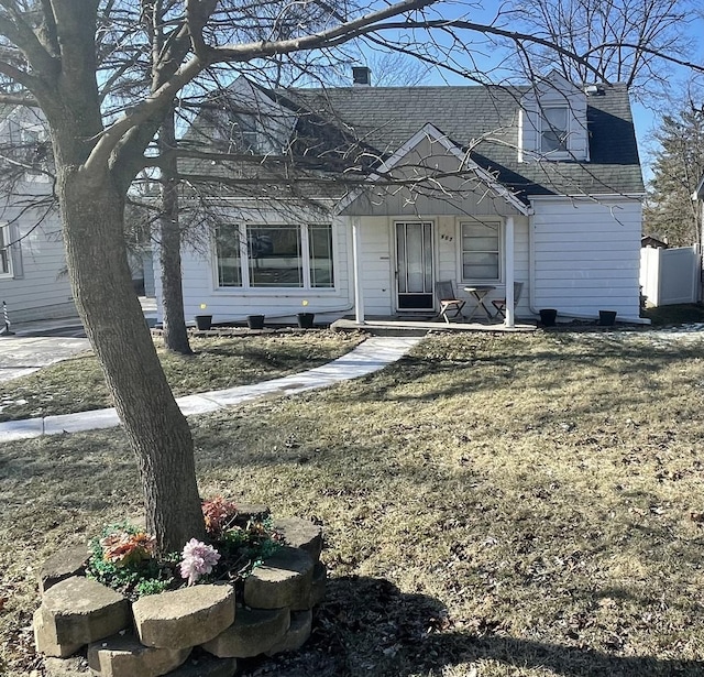 view of front of house with a front lawn