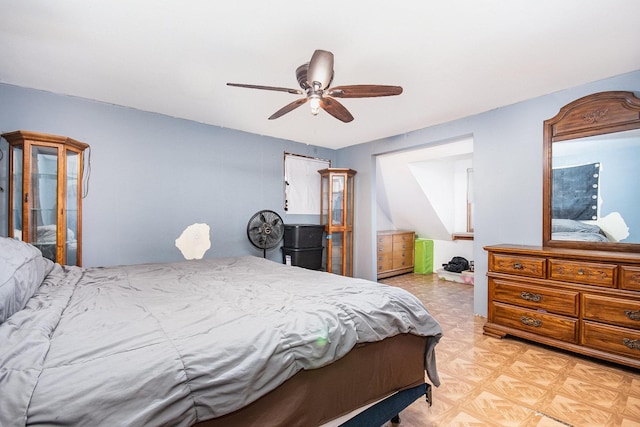 bedroom with ceiling fan