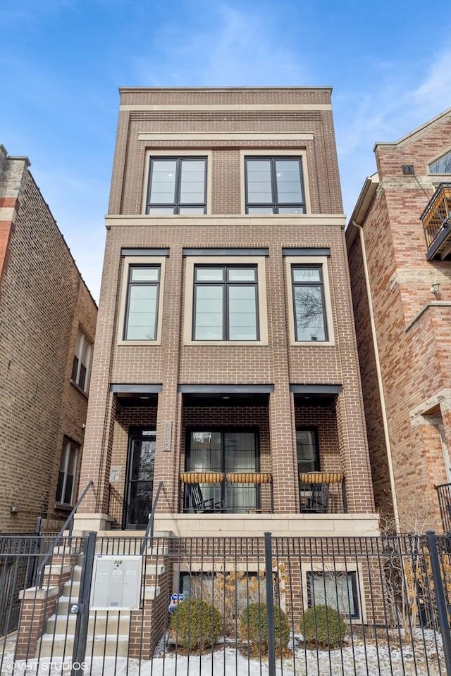 738 W Schubert Ave Unit 3, Chicago IL, 60614, 4 bedrooms, 2 baths condo for sale