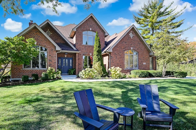 view of front of house featuring a front yard