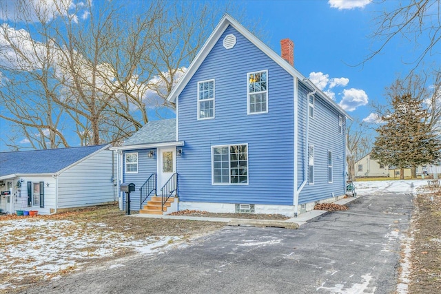 view of front of property