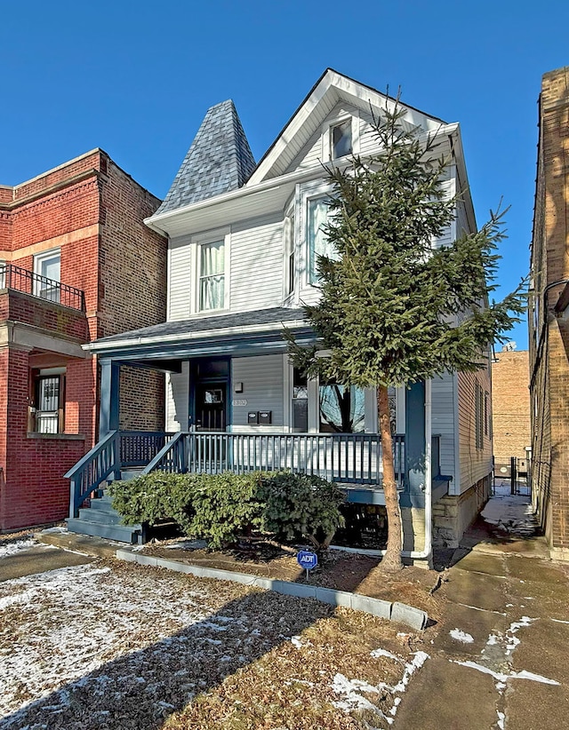 view of front of home featuring a porch