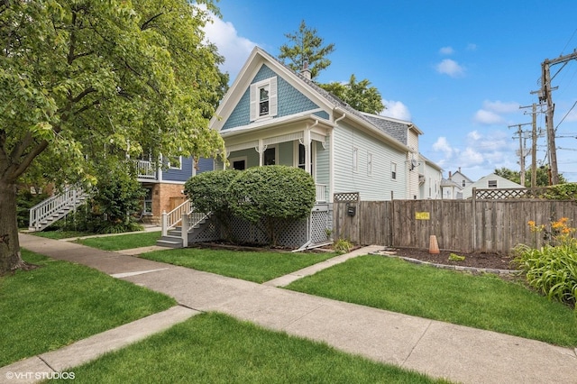 view of front of house with a front lawn