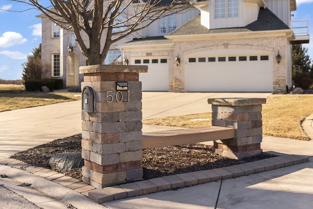 view of front of property featuring a garage