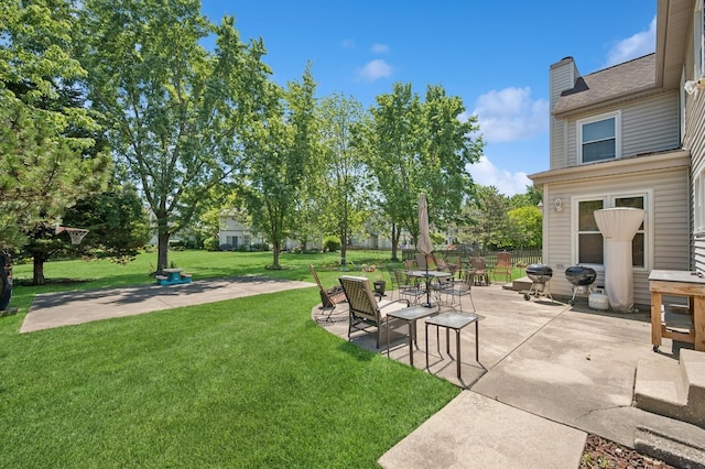 276 Stanton Dr, Buffalo Grove, IL 60089 - view of grassy yard with a patio