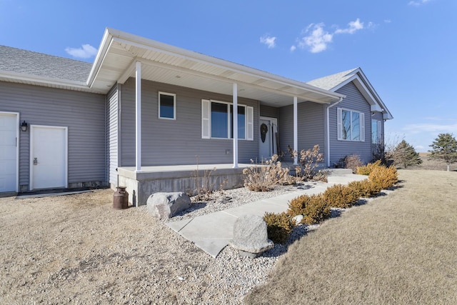 view of front of property featuring a porch