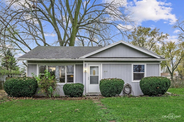 view of front of house with a front lawn