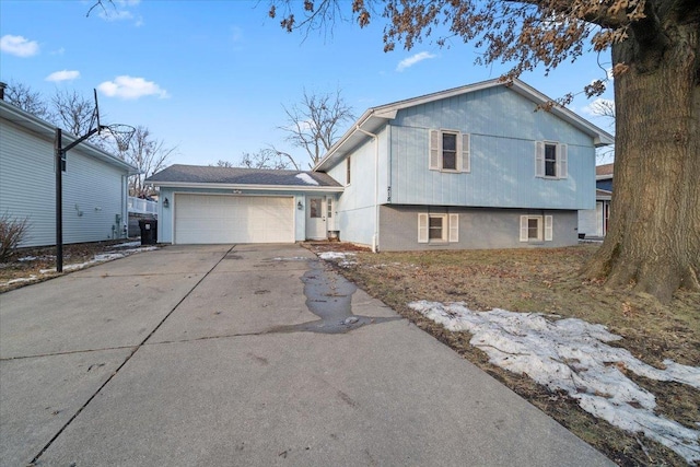 view of front of house featuring a garage