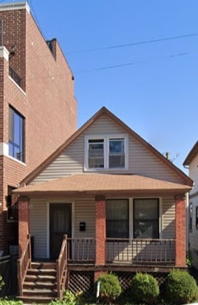 view of front of house featuring covered porch