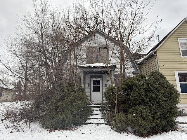 view of front of property