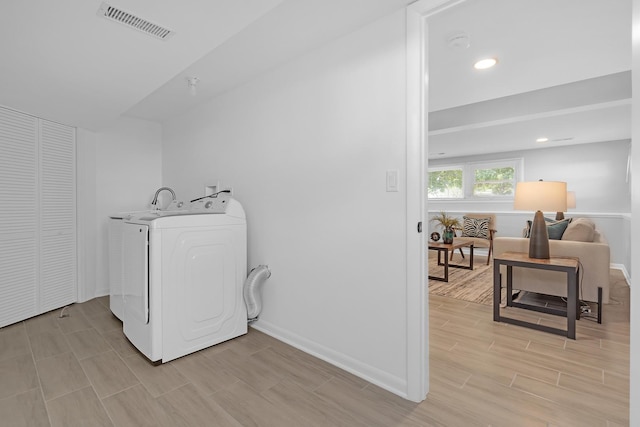 laundry area featuring washer / dryer