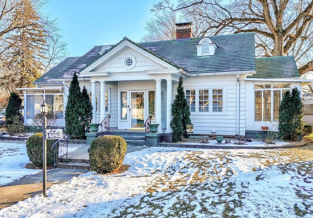 view of front of house