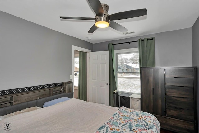 bedroom with ceiling fan