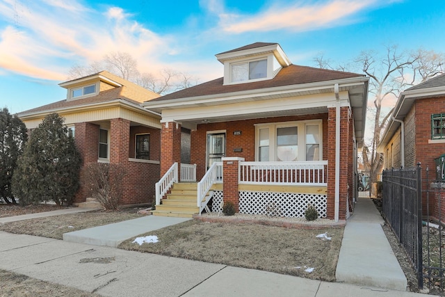 view of front of property featuring a porch