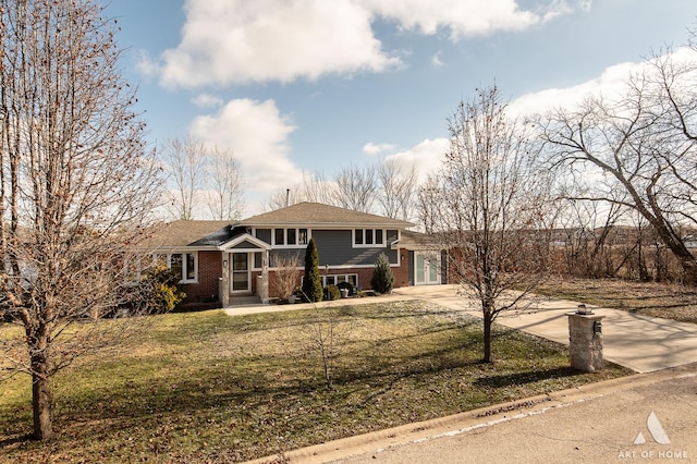 view of front of house with a front yard