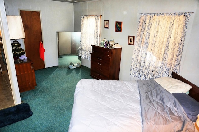 bedroom featuring carpet flooring