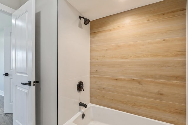 bathroom with shower / bathtub combination