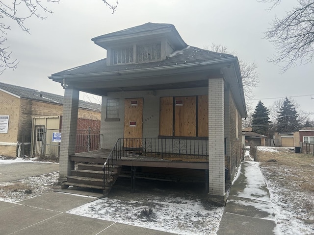 view of front of property with covered porch