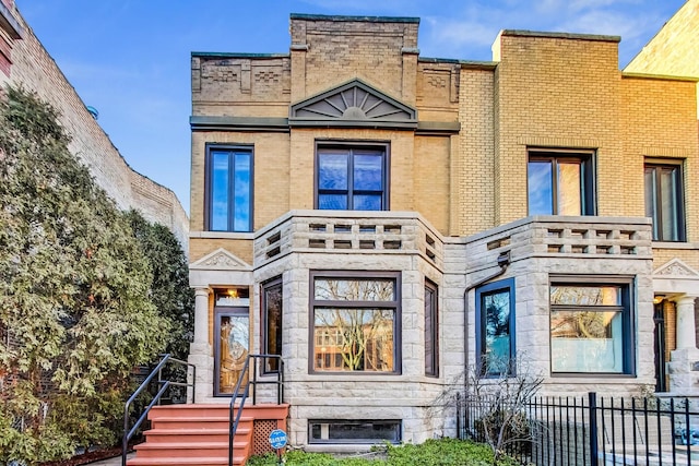 4332 N Kenmore Ave, Chicago, IL 60613 - exterior space