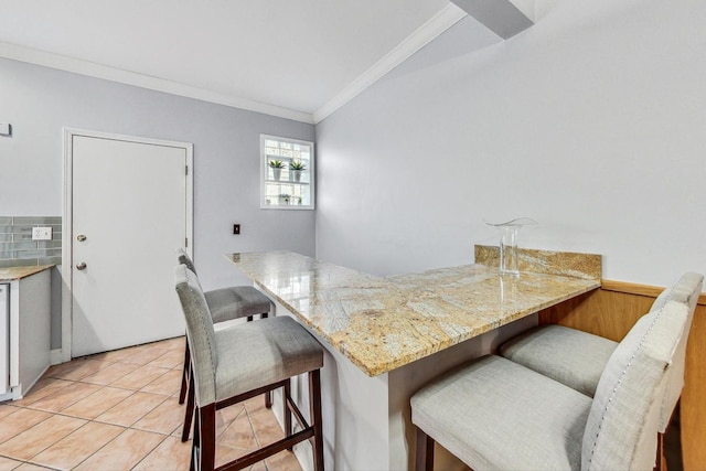 4332 N Kenmore Ave, Chicago, IL 60613 - interior space with crown molding
