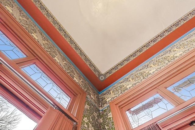 interior details with ornamental molding