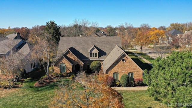 view of front facade with a front lawn