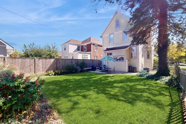 view of yard with a patio area