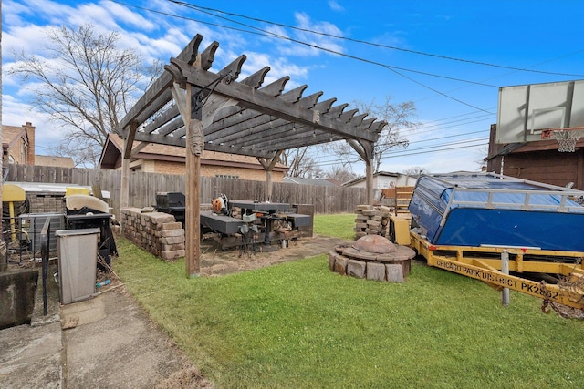 view of yard with a pergola