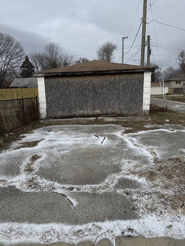 view of outbuilding