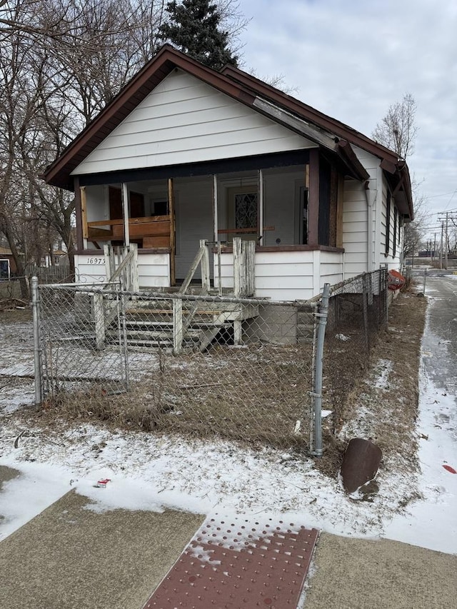 view of front of home featuring covered porch