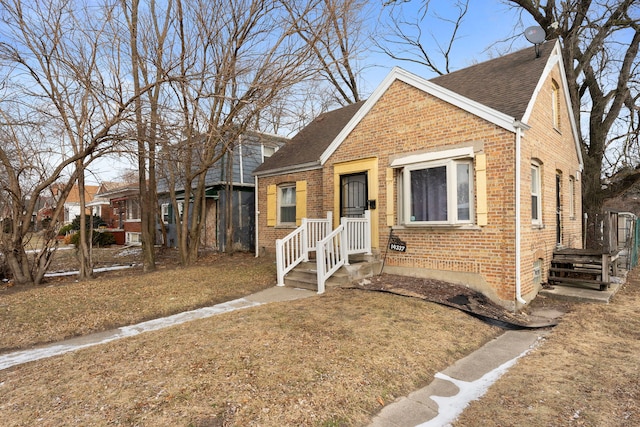 view of front of house with a front yard