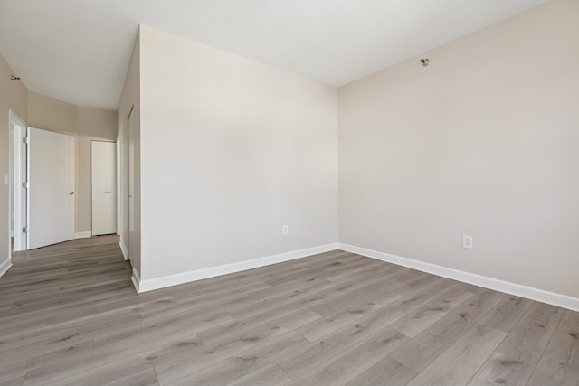 5 E 14th Pl Unit 801, Chicago, IL 60605 - empty room featuring light wood-style flooring and baseboards