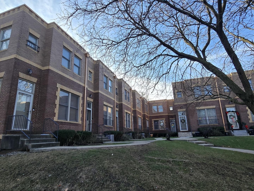 view of building exterior